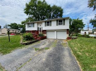 447 Katy Ln, Englewood, OH