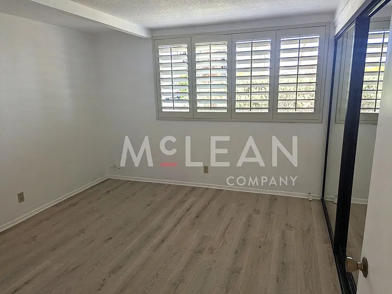 2737 E Plaimor Ave — Photo 21