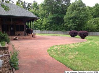 5279 Magnolia Ln, Memphis, TN 38125