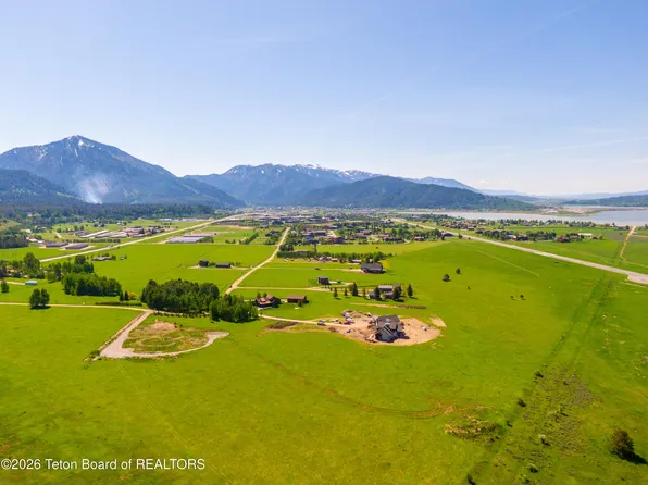 172 Palisades Dr, Alpine, WY 83128