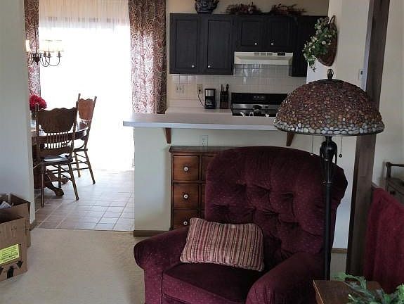 3rd image of 4915 Singleton Dr