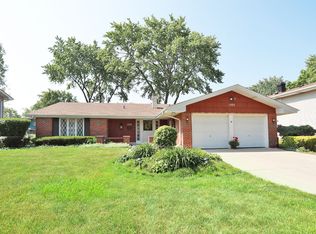 1525 Newcastle Ln, Hoffman Estates, IL 60169