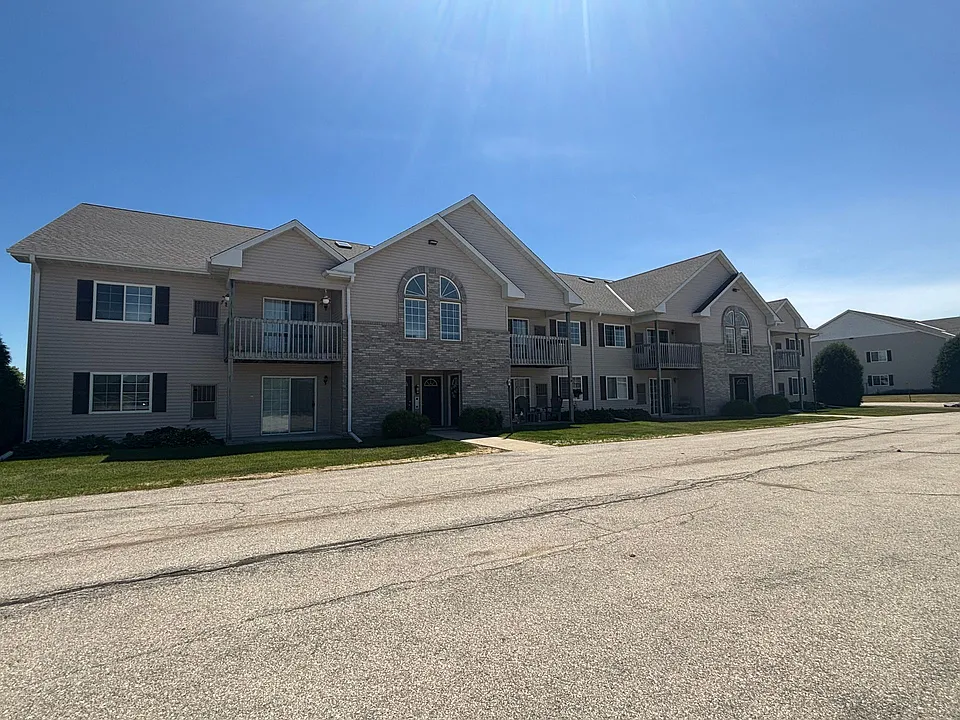 W1083 Lewis Ln
