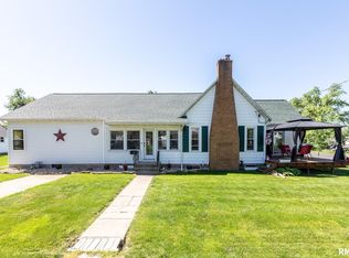 113 W Essex St, Glasford, IL 61533