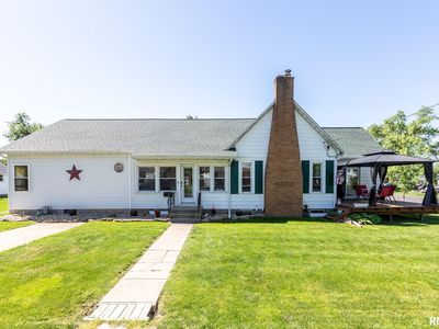 113 W Essex St, Glasford, IL, 61533