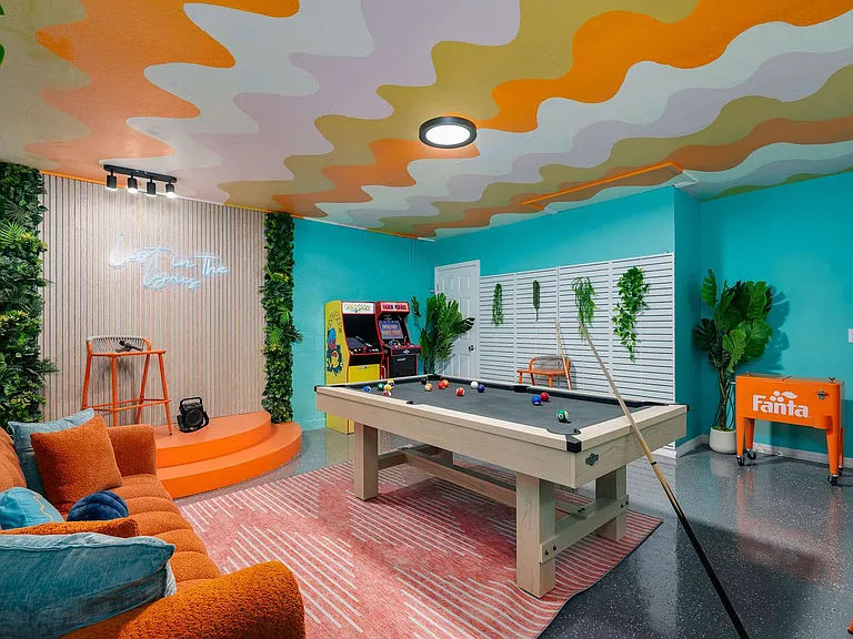 Building's Lounge