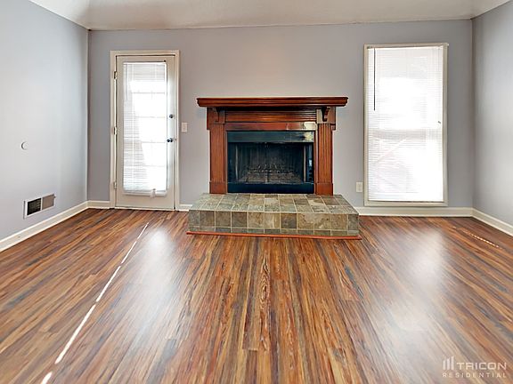 3rd image of 104 Glenshannon Dr