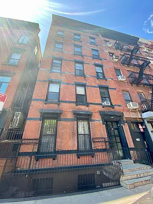 Rented by Safdie Realty Group | media 19