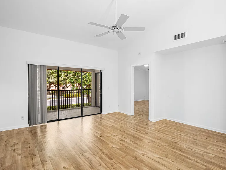 206 Congressional Way #206 — Photo 10
