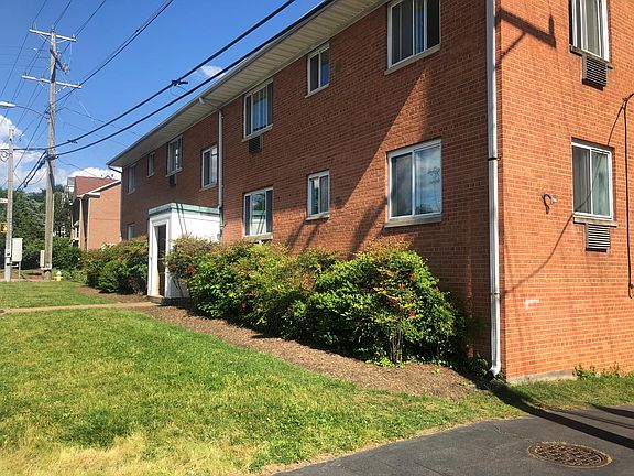 2nd image of 2400 Lee Hwy APT 204