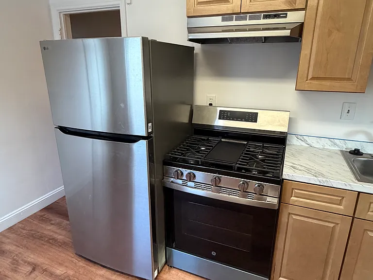 8108 Greenwood Ave — Photo 5