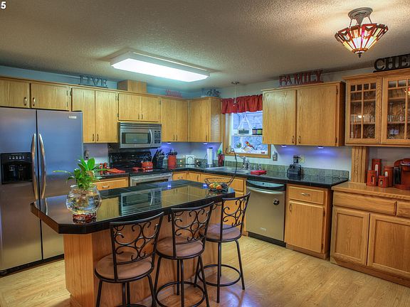 4th image of 15600 NE 92nd St