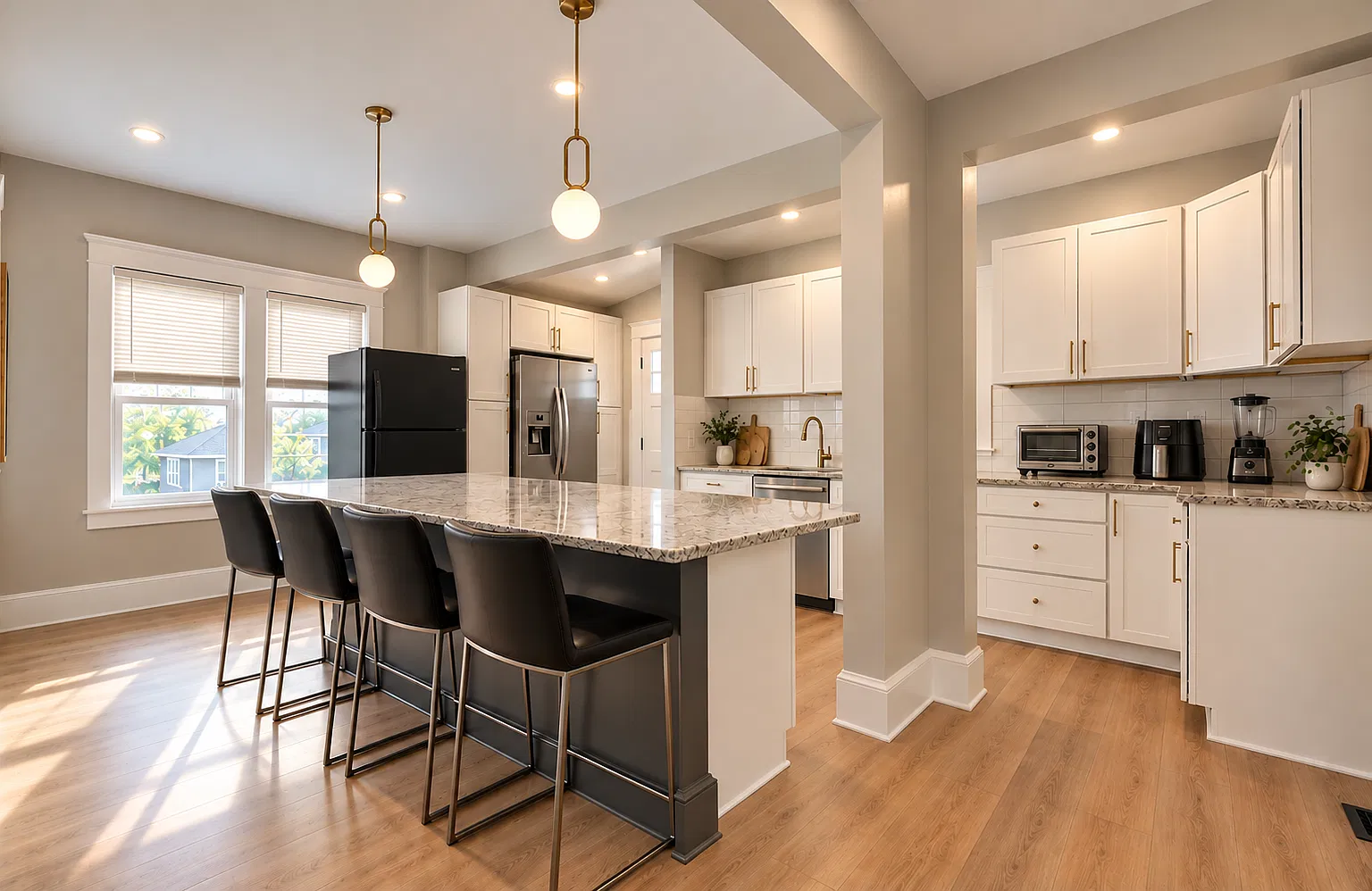 7 bed, 3592 sqft, $5,350 — Photo 1