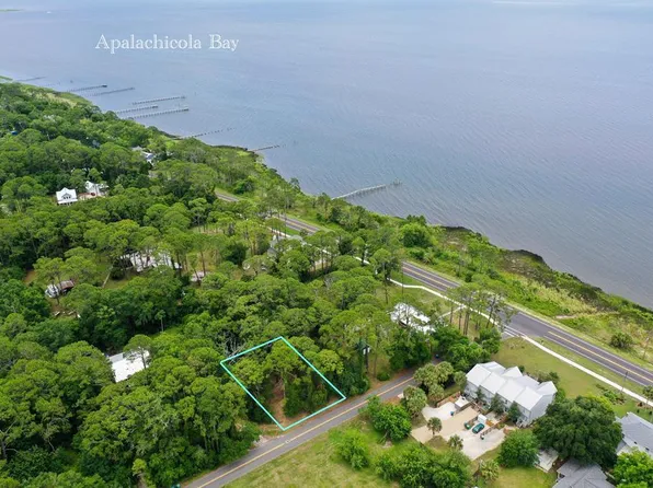 7 24th Ave, Apalachicola, FL 32320