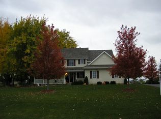 8210 Carriage Ln, Spring Grove, IL 60081