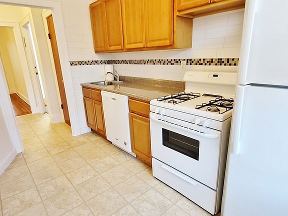 5th image of 25-41 32nd St #2CC