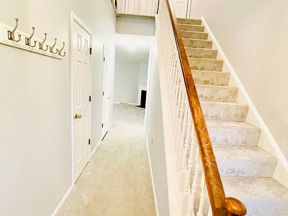 3rd image of 102 Westridge Pl S #102
