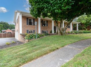 402 Montvale Station Rd, Maryville, TN 37803