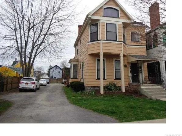 152 Park St, Buffalo, NY 14201