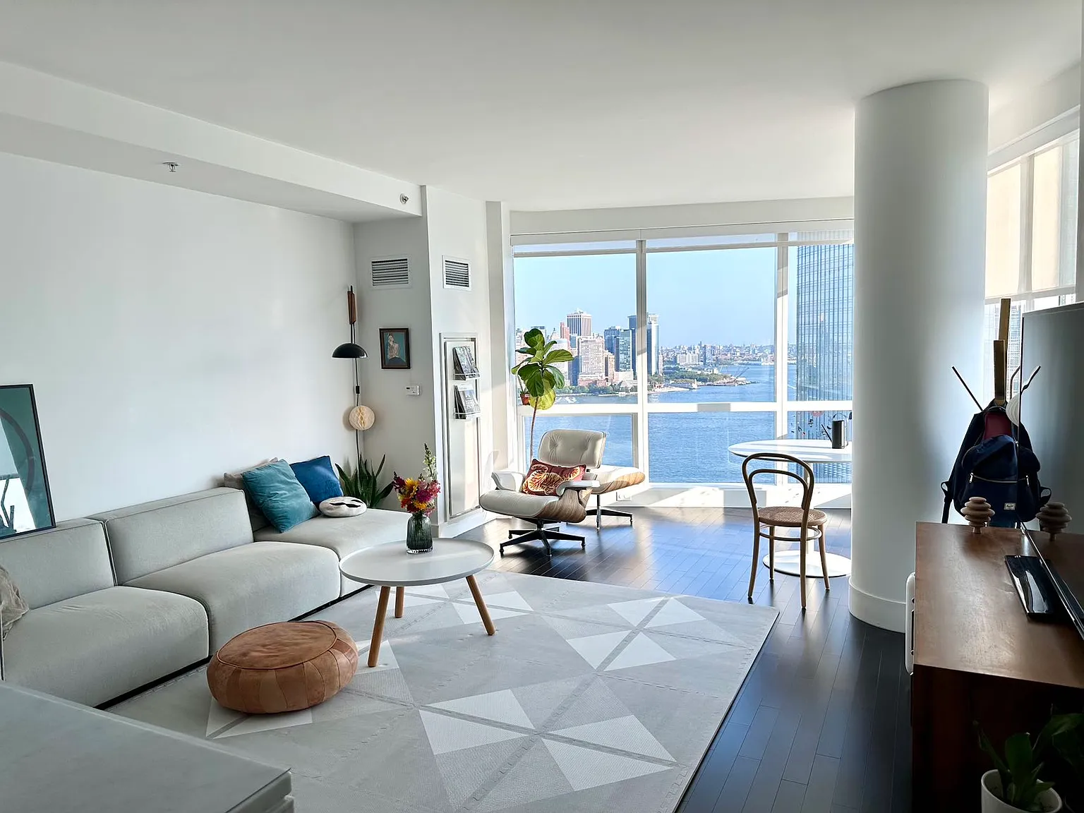 2 bed, 1218 sqft, $7,000 — Photo 1