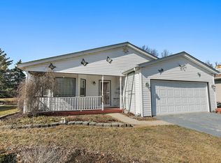 310 Notre Dame Ln, Elgin, IL 60123