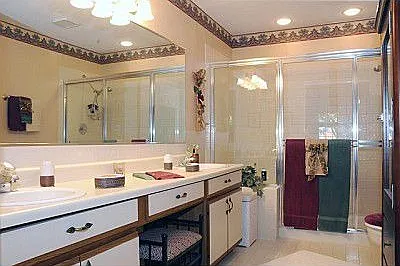 Master Bath w/WIC
