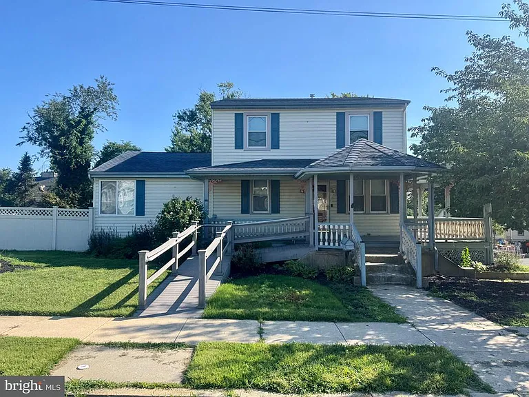 300 Asbury Ave — Photo 2