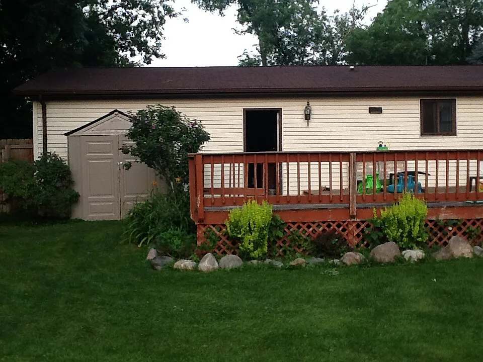 419 Maplewood Dr photo 1