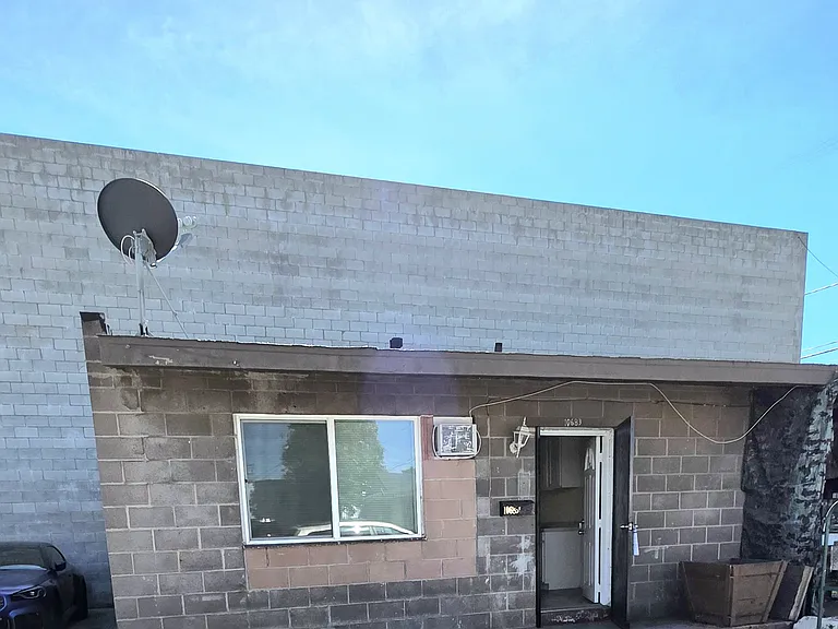10683 San Fernando Rd — Photo 4