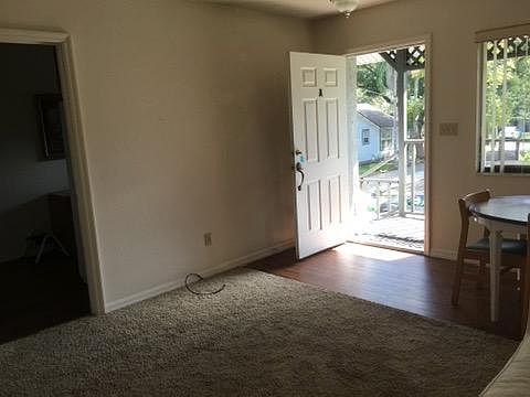 3rd image of 2127 Henderson Dr APT A