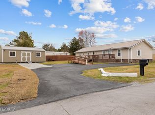 238 Seashore Dr, Swansboro, NC 28584
