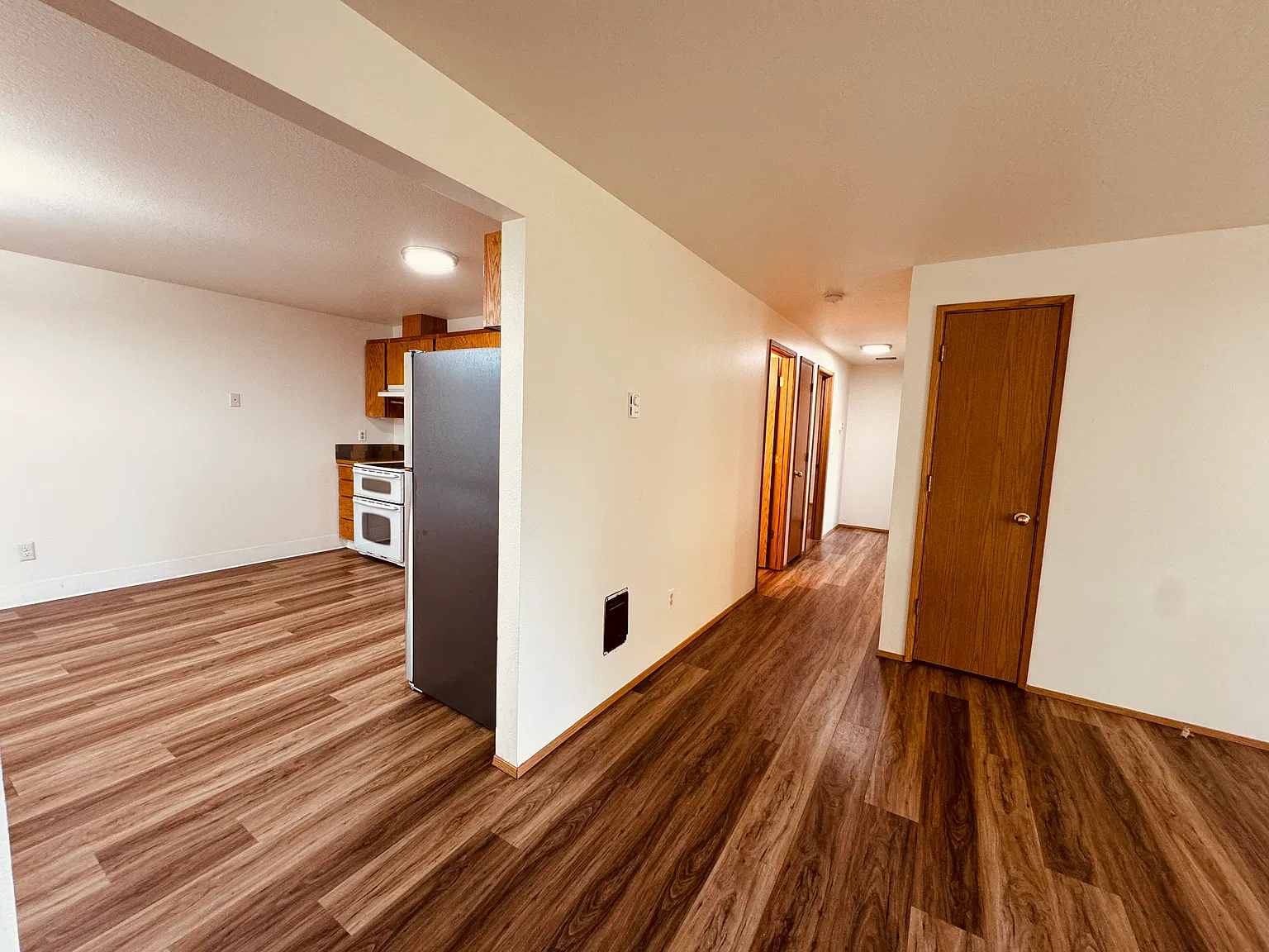 3 bed, 1080 sqft, $2,295 — Photo 4