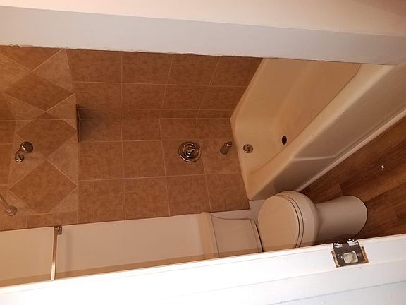 3rd image of 40 E Main St APT 8