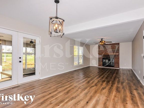 5th image of 825 Summerview Dr