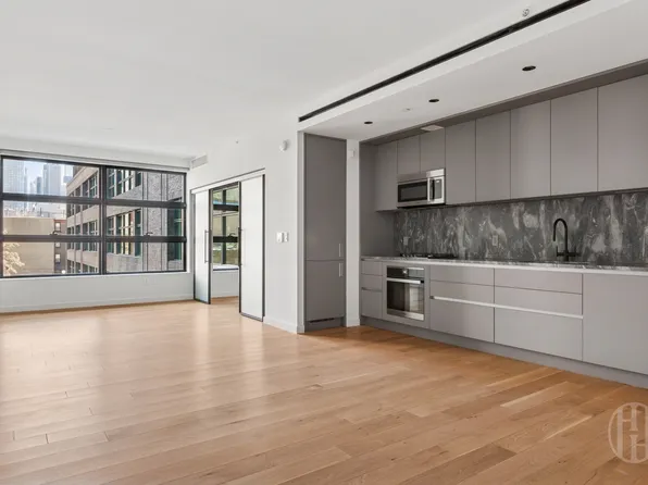 547 West 47th Street image 1 of 6