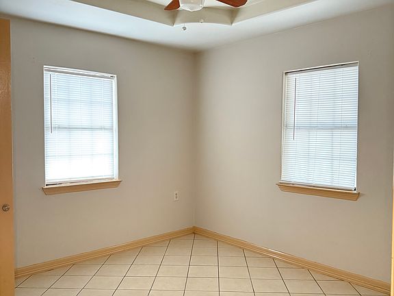 5th image of 5831 Buffel St #3