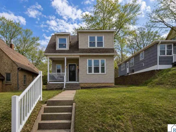 407 E Pleasant St, Mankato, MN 56001