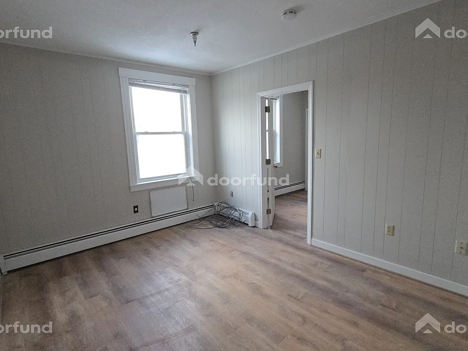 318 Central St #8