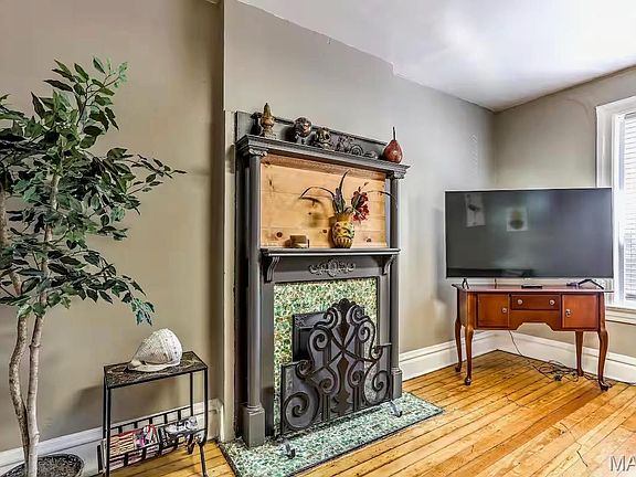 3rd image of 3847 Blaine Ave #A