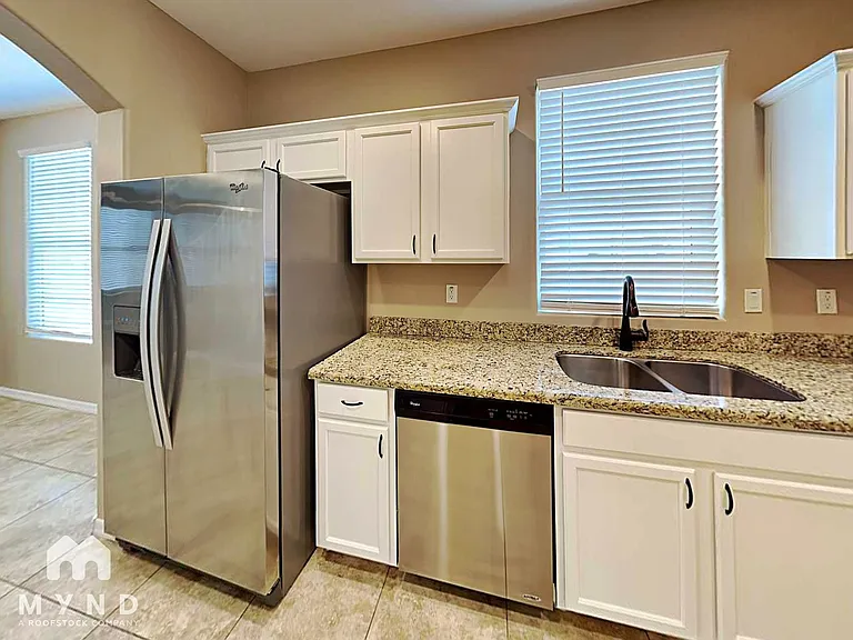 17694 W Mandalay Ln — Photo 7