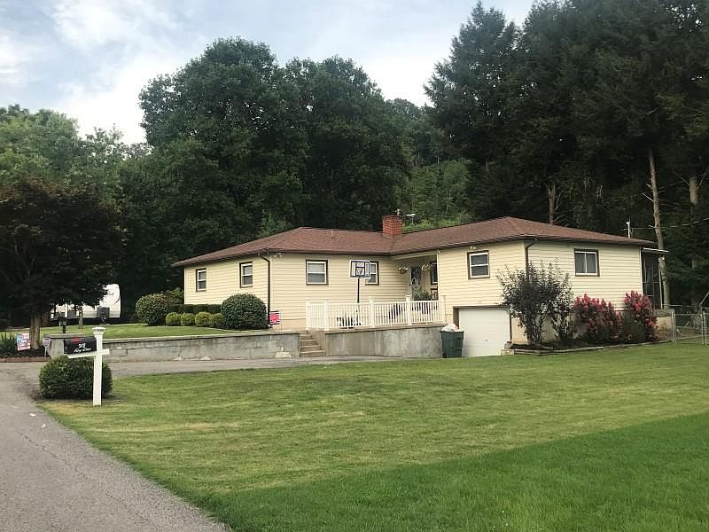 1st image of 312 King Dr