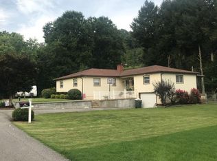 312 King Dr, Paintsville, KY 41240