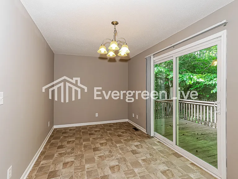 813 Shawnee Dr — Photo 5