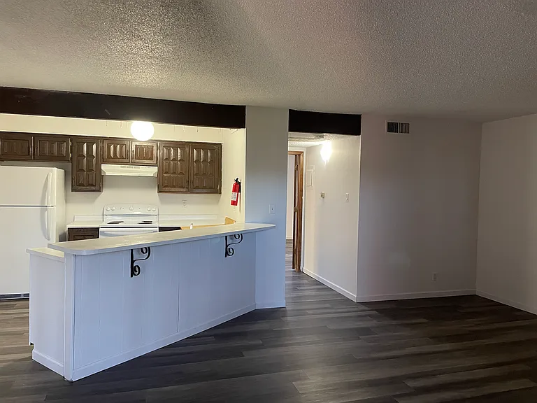 Huge Nob Hill 1 Bedroom w/ Garage, Storage, Ref. Air, & Updates — Photo 3