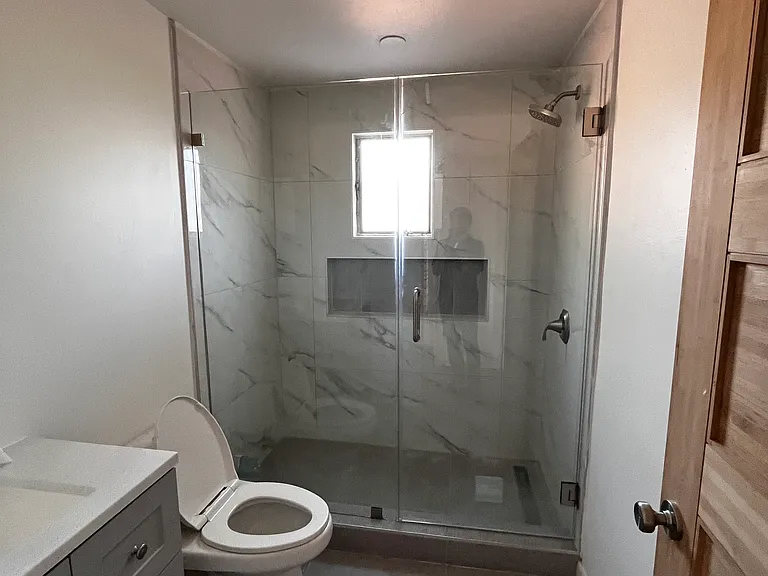800 N Glenoaks Blvd — Photo 1