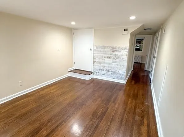 223 Day Avenue image 4 of 30