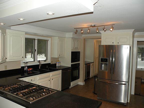 3rd image of 277 River Rd