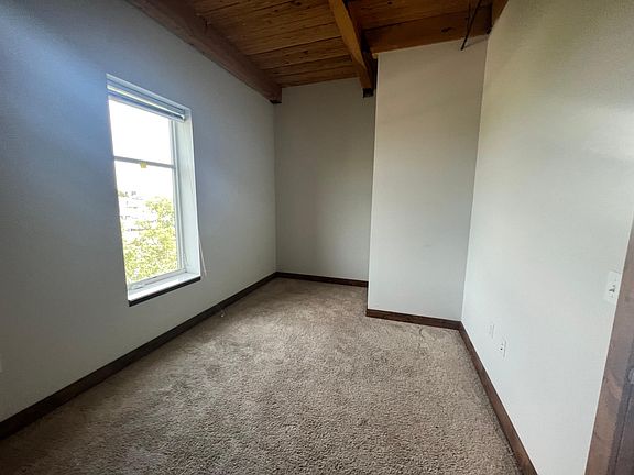 5th image of 454 W Main St #402