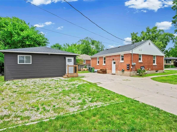 3495 Longfellow Ave, Windsor, ON N9E 2L8