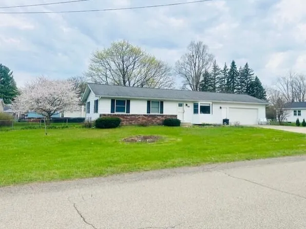 280 Spring St NE, Cedar Springs, MI 49319